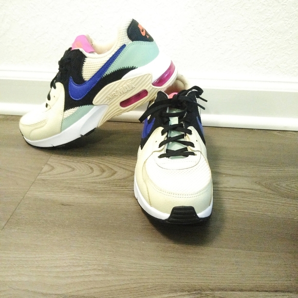 nike air max excee off white